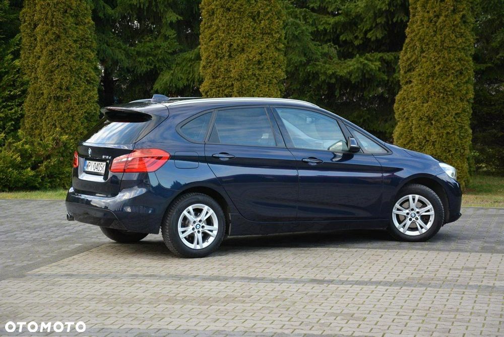 BMW Seria 2 218d - 5