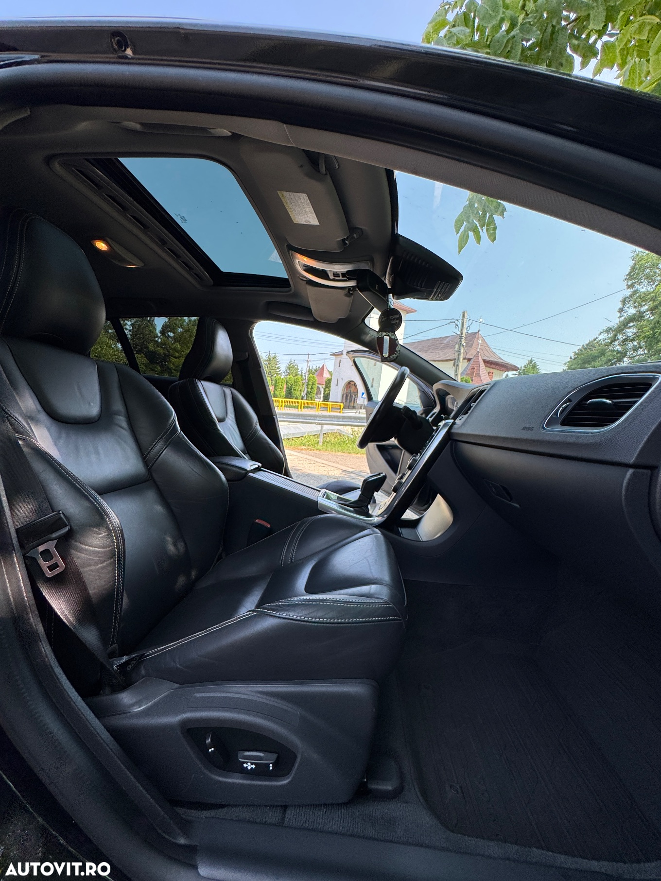 Volvo V60 D6 Plug-In-Hybrid AWD Geartronic Summum - 18