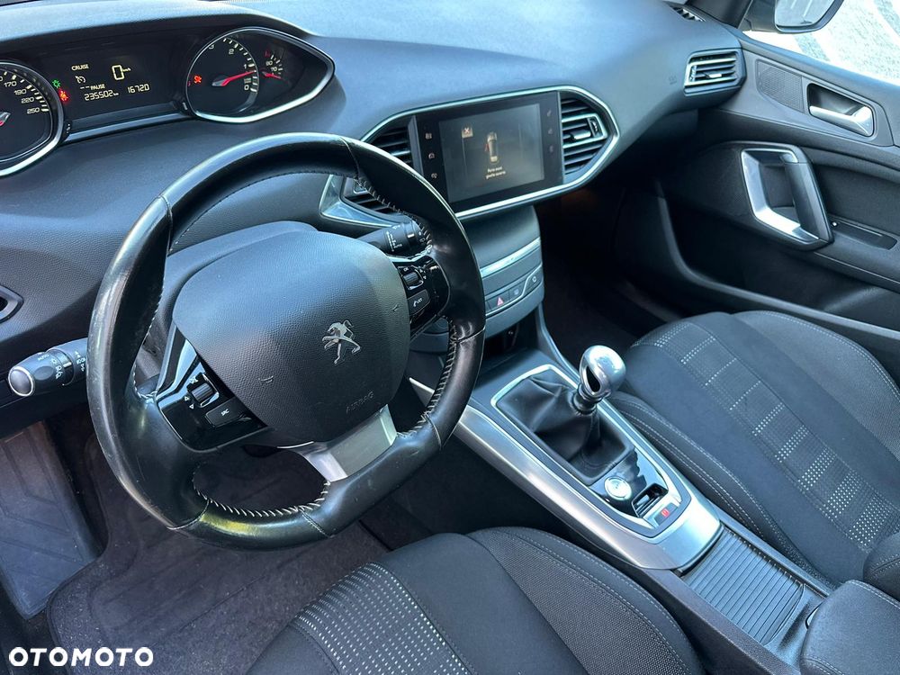 Peugeot 308 1.6 BlueHDi Allure S&S - 10