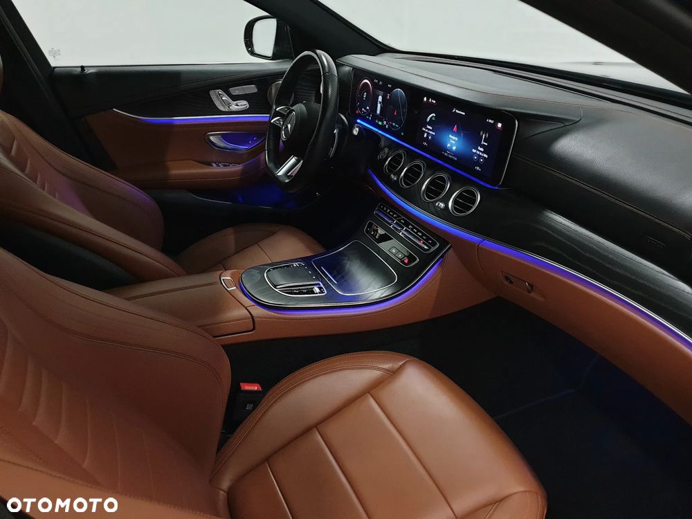 Mercedes-Benz Klasa E 220 d 4-Matic - 26