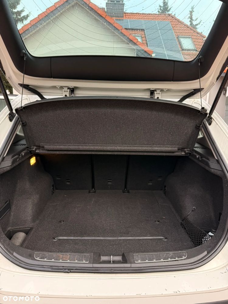 BMW X1 sDrive18d xLine - 8