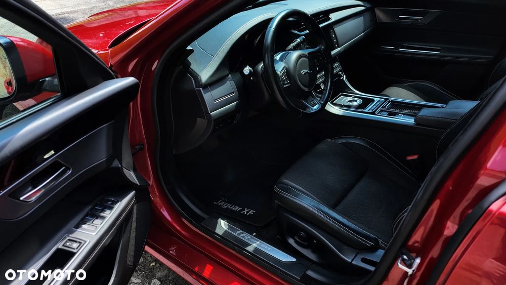 Jaguar XF - 7