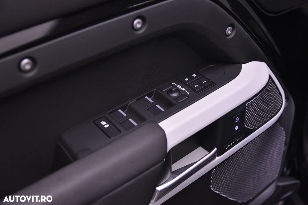 Land Rover Defender - 14