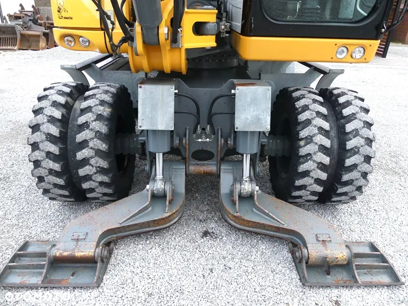 Liebherr A910 Compact / Sprowadzona / Super Stan / - 32