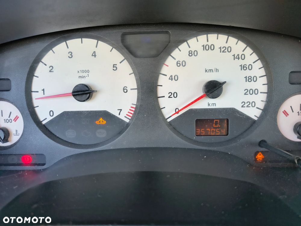 Opel Zafira 1.8 16V Elegance - 8