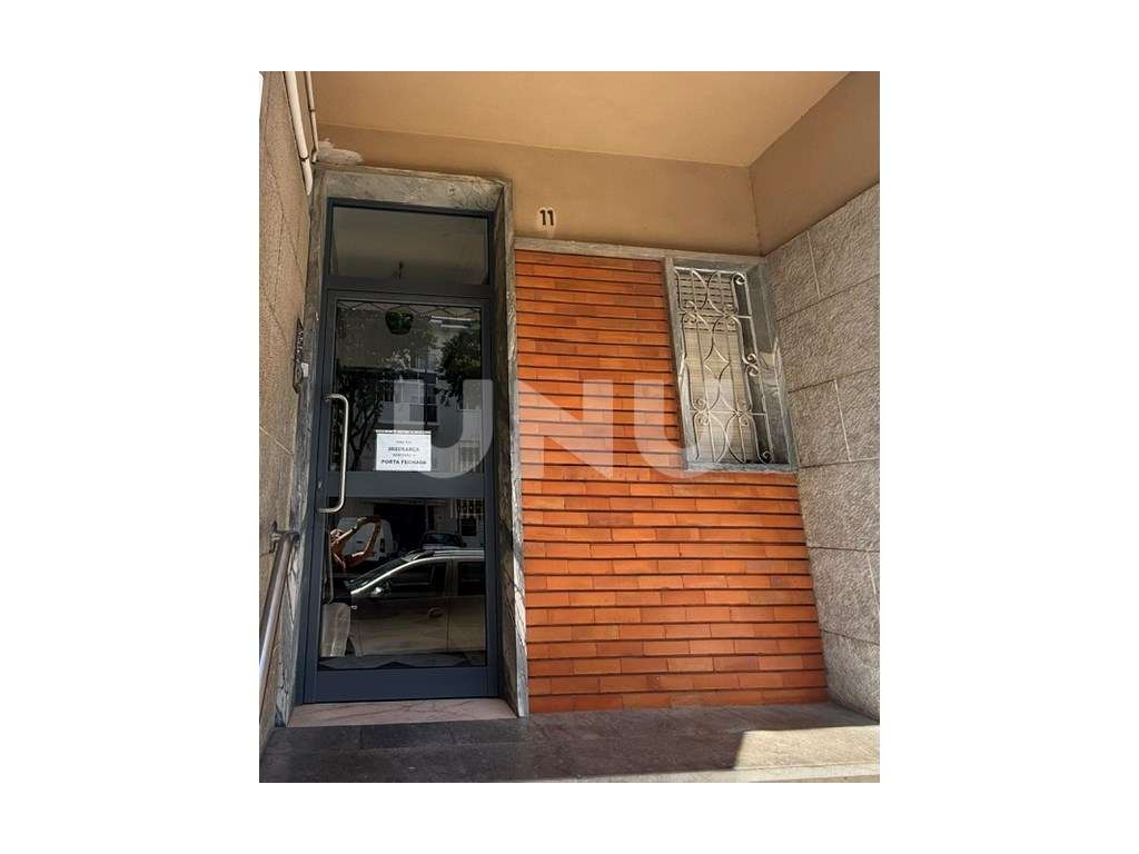 Apartamento T2 na Amadora com muita luminosidade - Grande imagem: 3/35