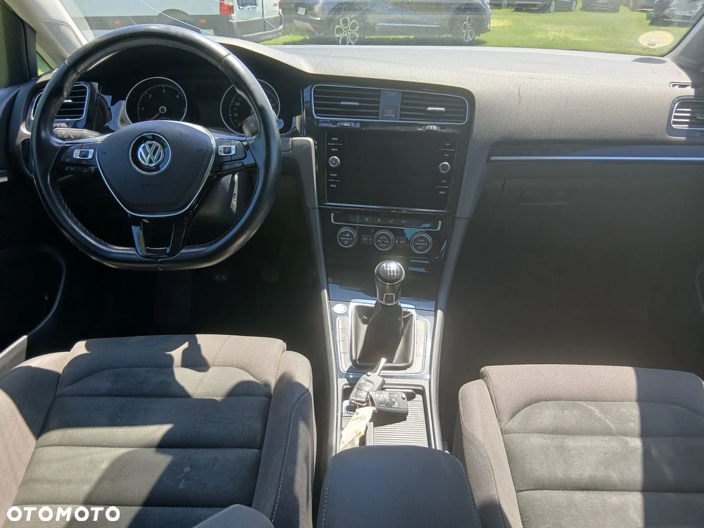 Volkswagen Golf - 9