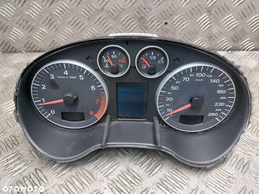 LICZNIK ZEGARY AUDI A3 8P 3.2 V6 8P0920930G - 1