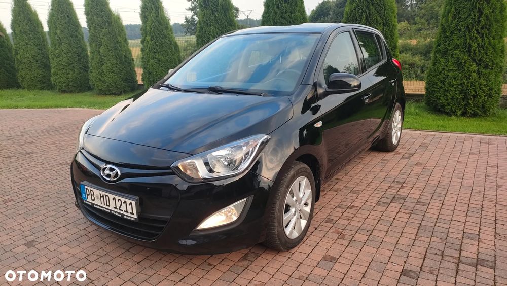 Hyundai i20 1.1 CRDi Intro Edition - 11