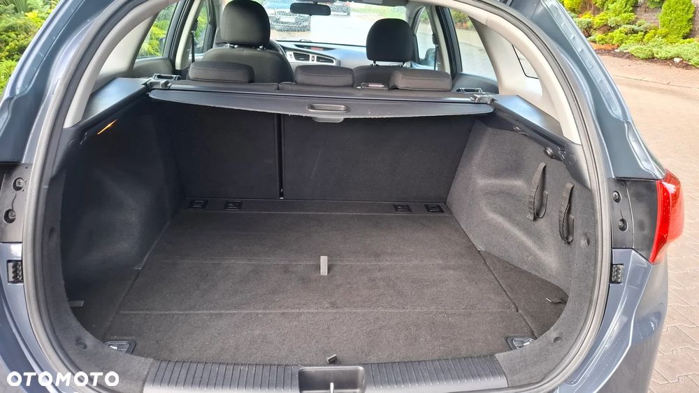 Kia Ceed 1.6 GDI Fifa World Cup Edition - 21