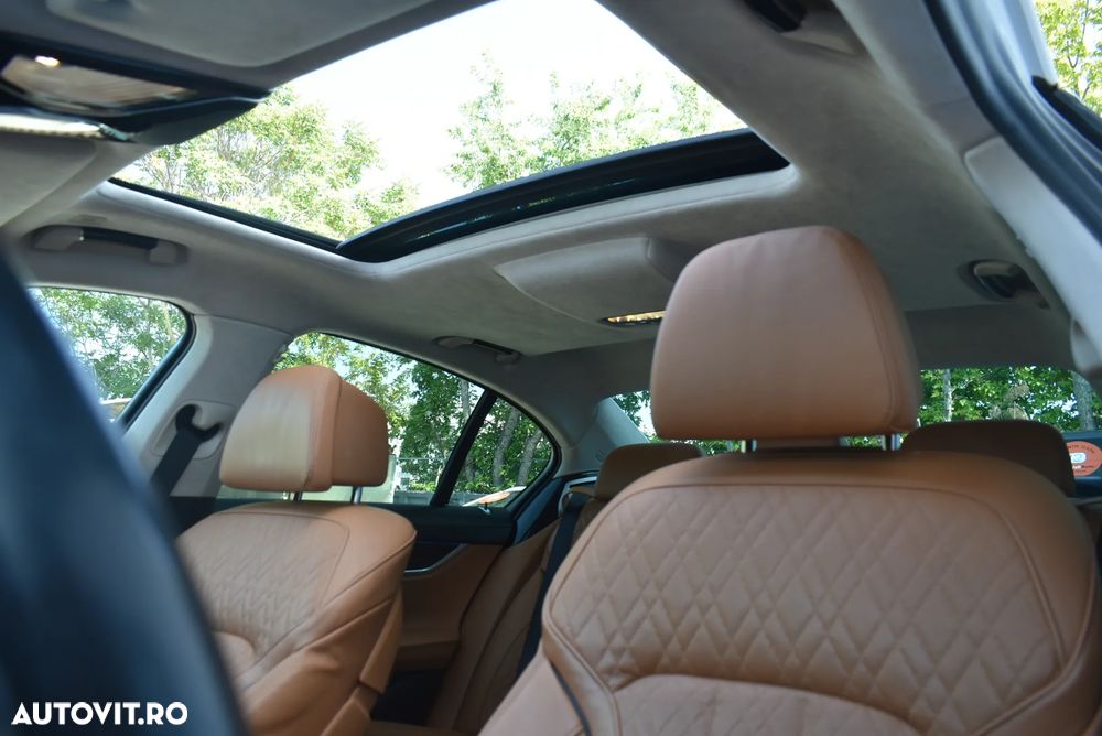 BMW Seria 7 730d xDrive MHEV - 14