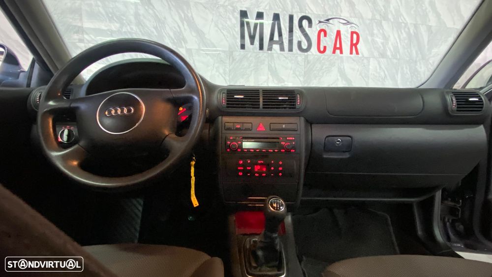 Audi A3 1.6 Sport - 10