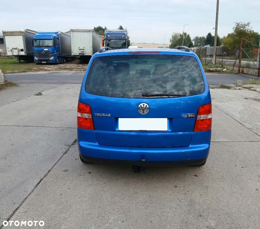 Volkswagen Touran - 5