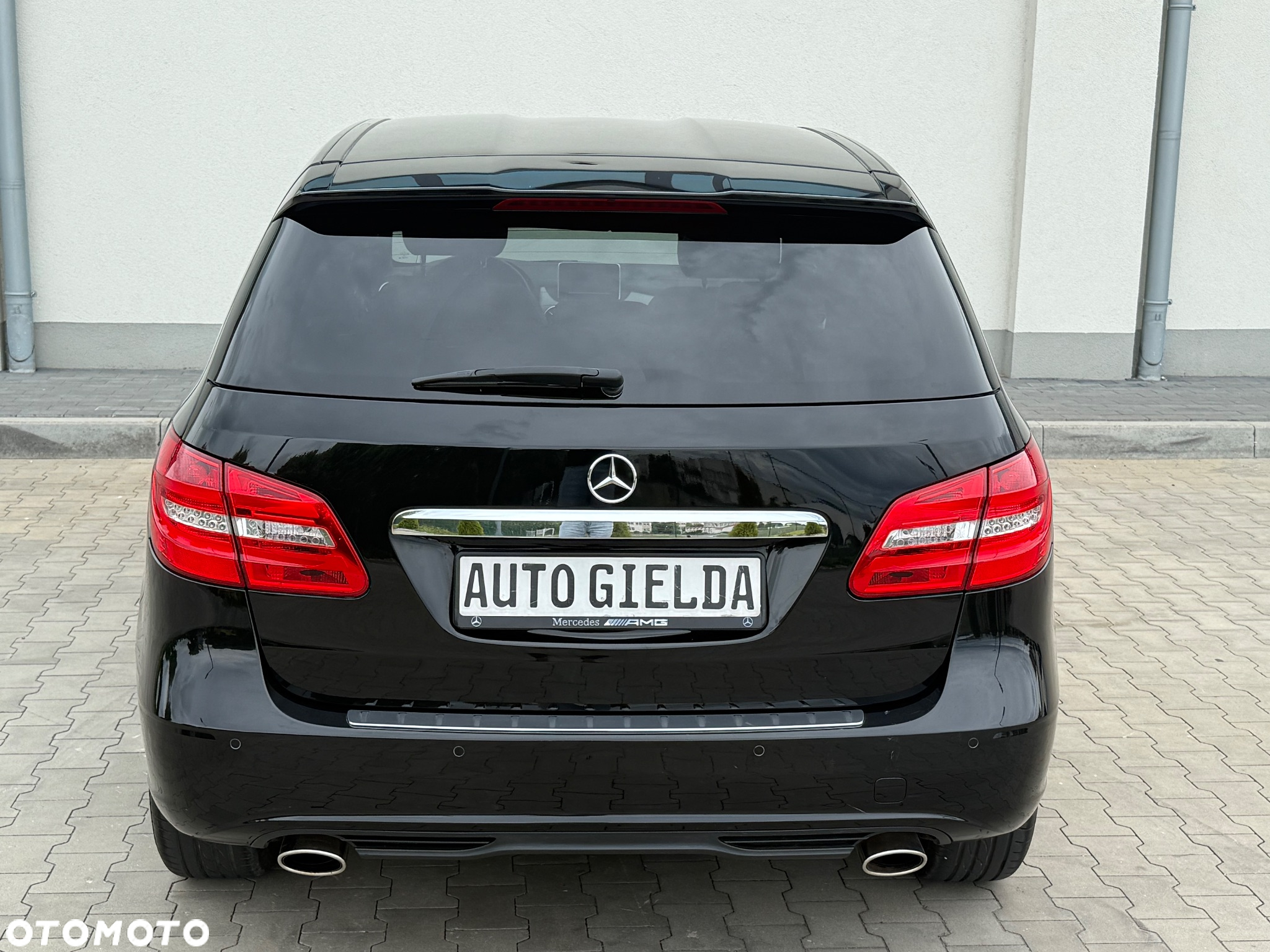 Mercedes-Benz Klasa B 180 UrbanStyle Edition - 13