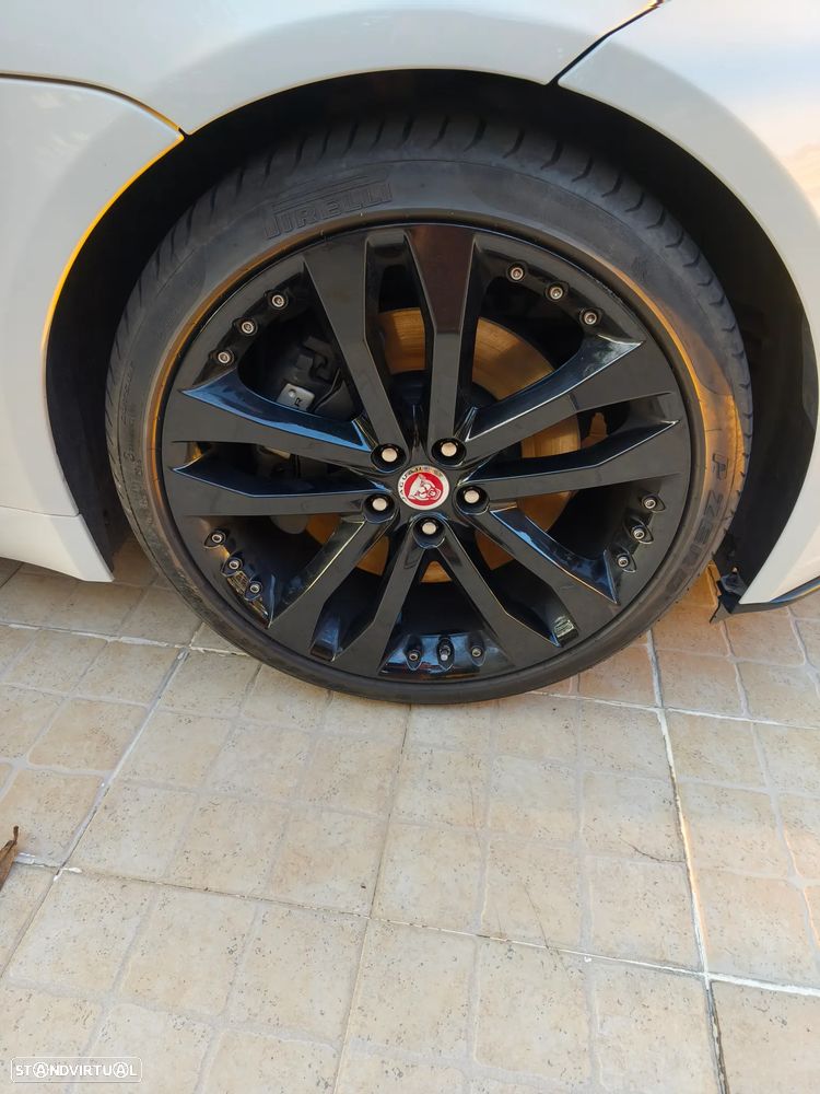 Jaguar F-Type - 5