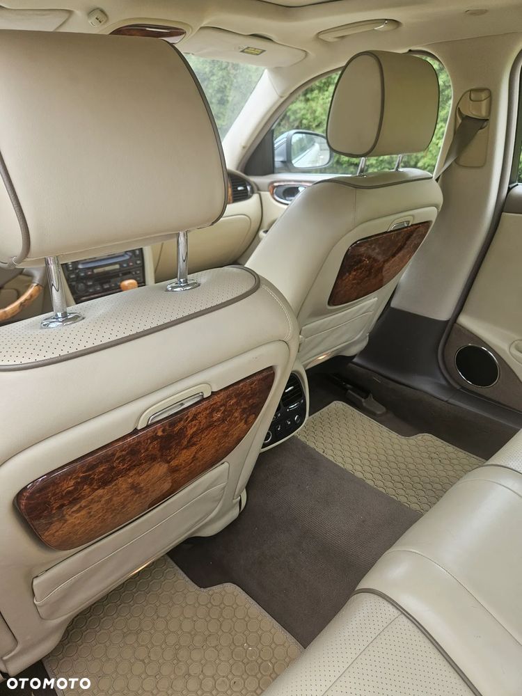 Jaguar XJ XJ8 4.2 LWB Executive - 22