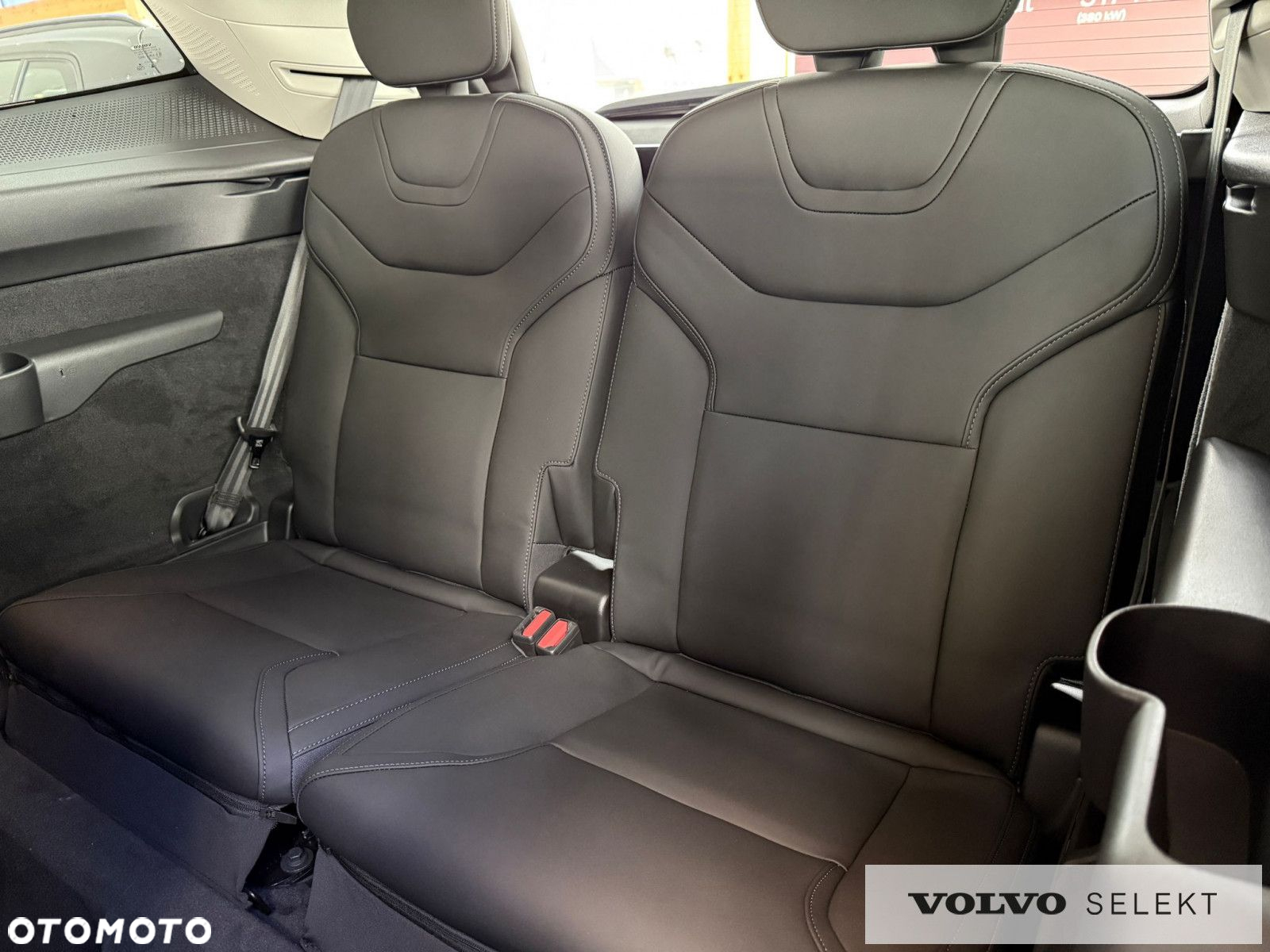 Volvo EX90 - 16