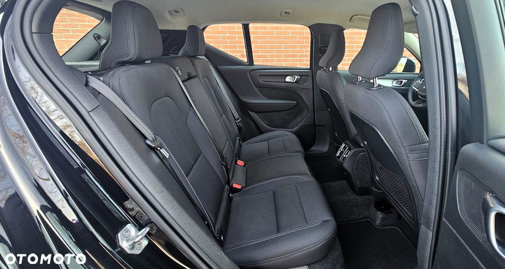 Volvo XC 40 T3 Momentum Pro - 16