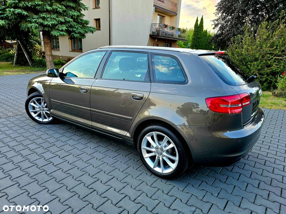 Audi A3 Sportback 2.0 TDI Ambiente - 2