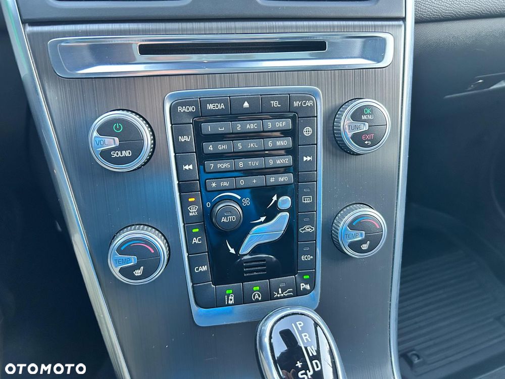 Volvo XC 60 D4 Geartronic Momentum - 36