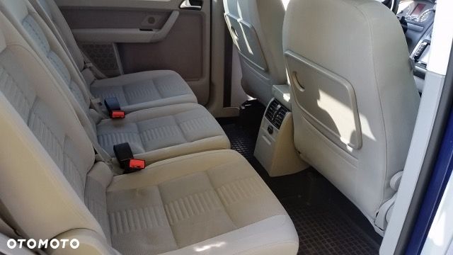 Volkswagen Touran 2.0 TDI DPF DSG Trendline - 11