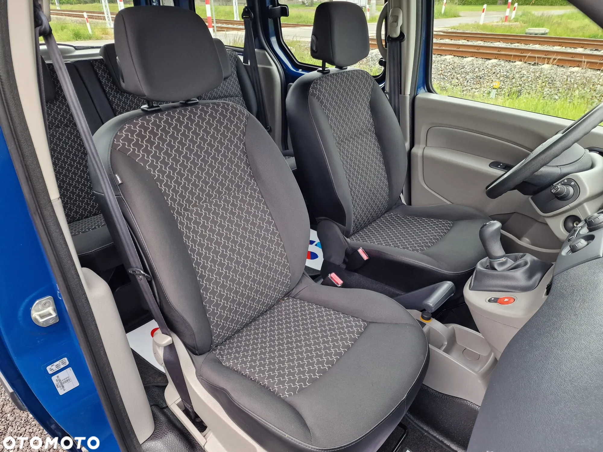 Renault Kangoo 1.6 8V 90 Happy Family - 11