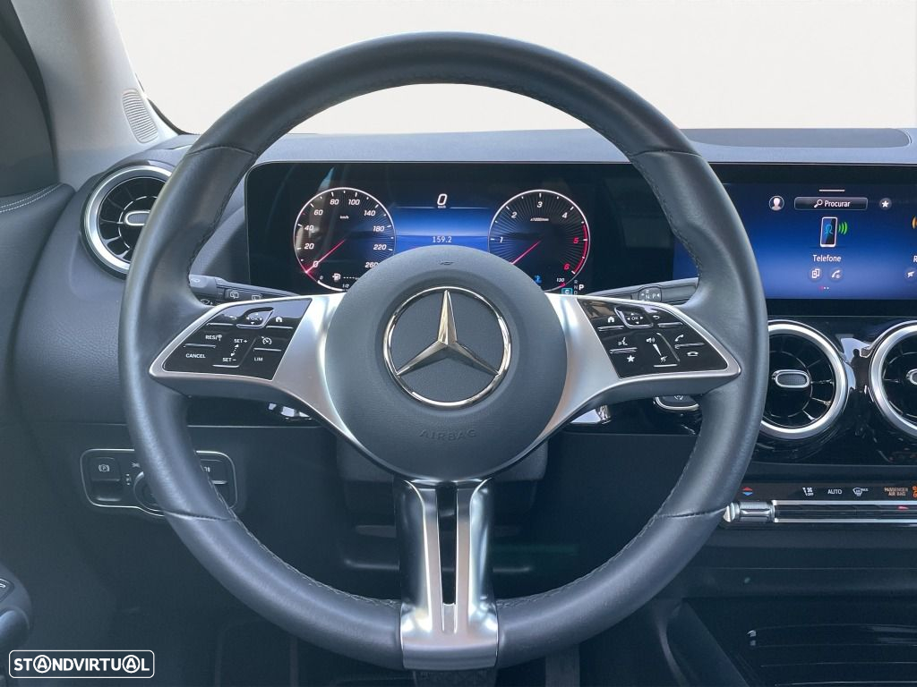 Mercedes-Benz GLA 180 d - 11