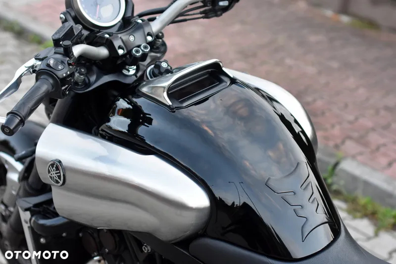 Yamaha V-MAX - 31