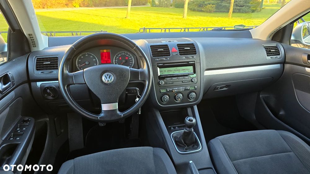 Volkswagen Golf - 10