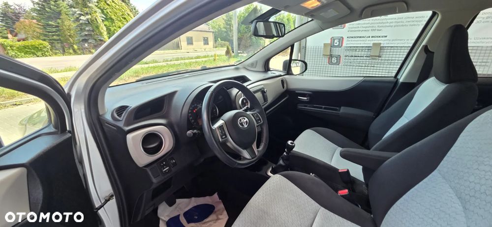 Toyota Yaris 1.33 VVT-i Executive - 29