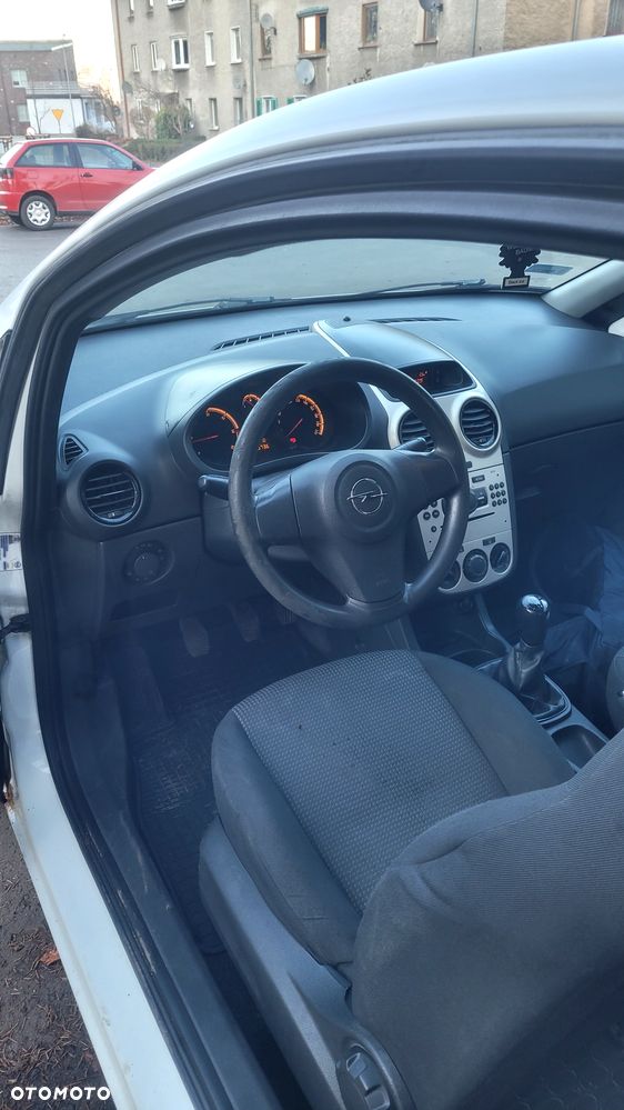 Opel Corsa - 11