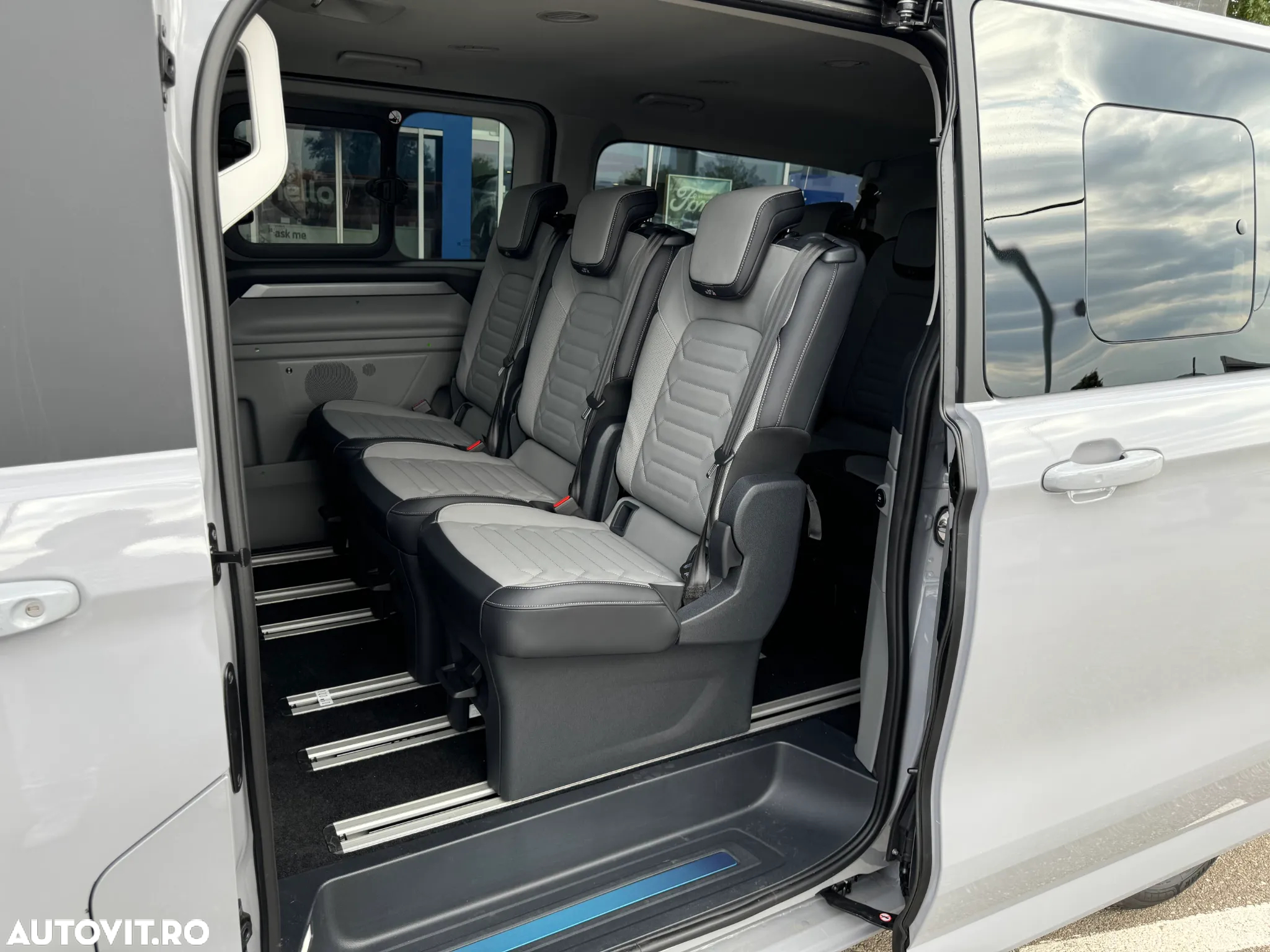 Ford Tourneo Custom - 14