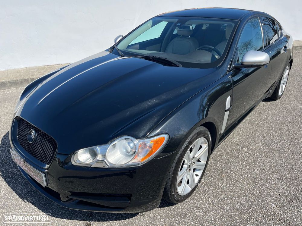 Jaguar XF 3.0 D V6 Premium Luxury - 4