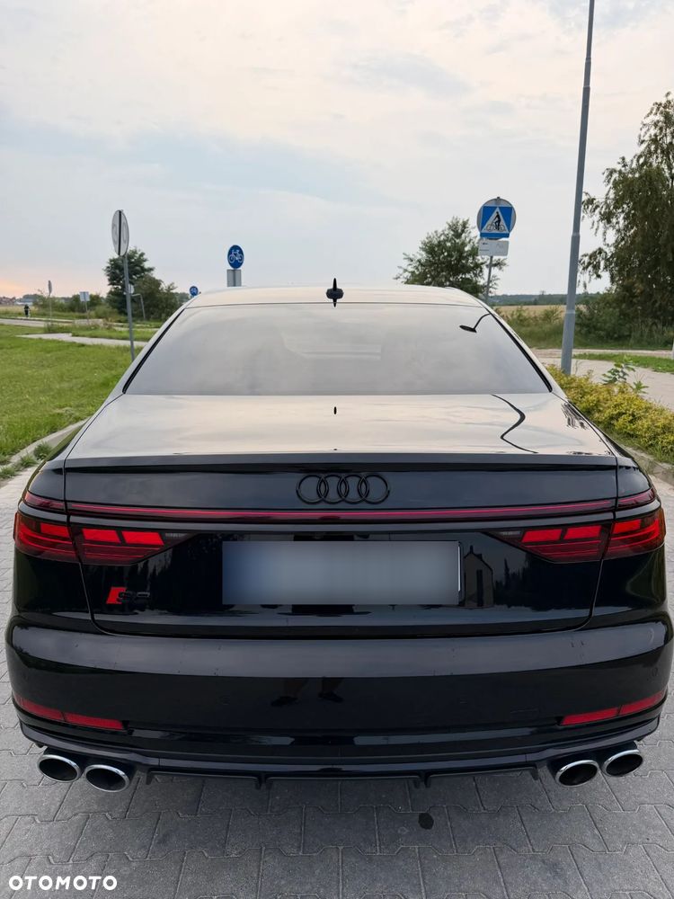 Audi S8 - 9