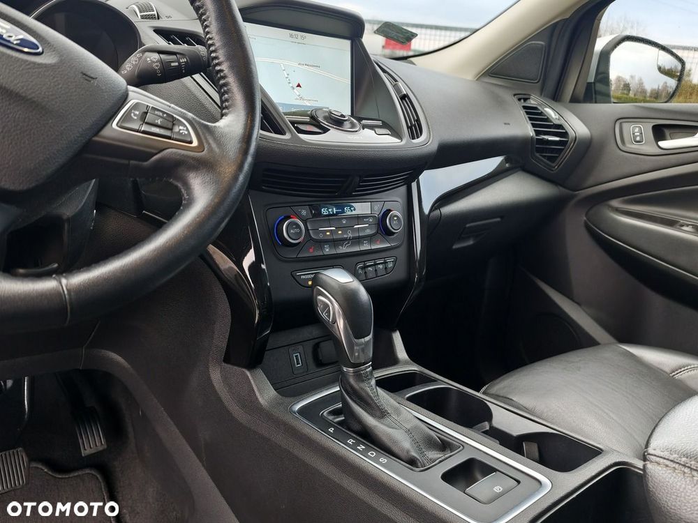 Ford Escape 2.0 EcoBoost AWD Titanium - 12