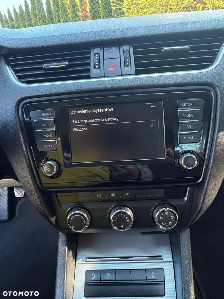 Skoda Octavia 1.6 TDI (Green tec) 4x4 Ambition - 21