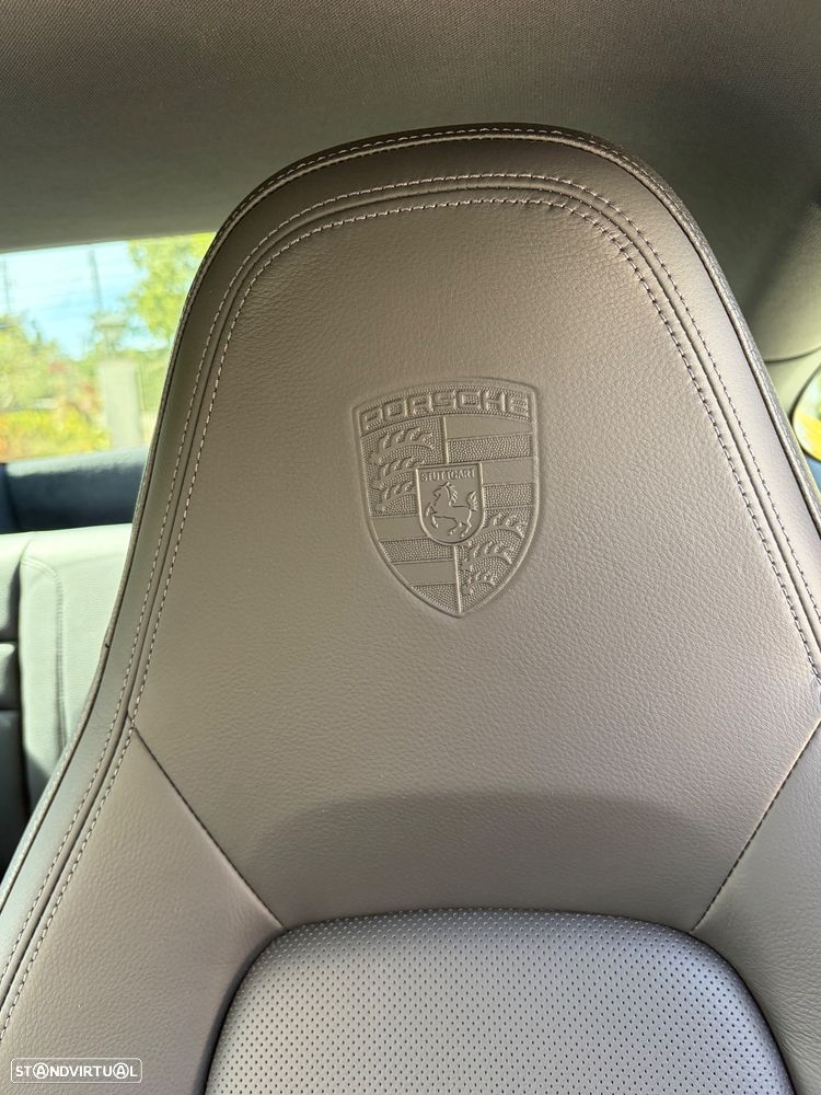 Porsche 911 (992) Carrera PDK - 19