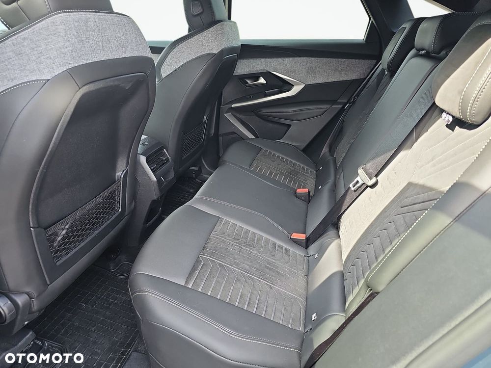 Peugeot 3008 1.2 PureTech mHEV GT S&S e-DCS6 - 22