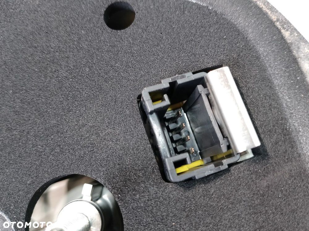 LAMPA TYLNA PRAWA W KLAPE PEUGEOT 508 9686780680   89501198 KOMBI - 4