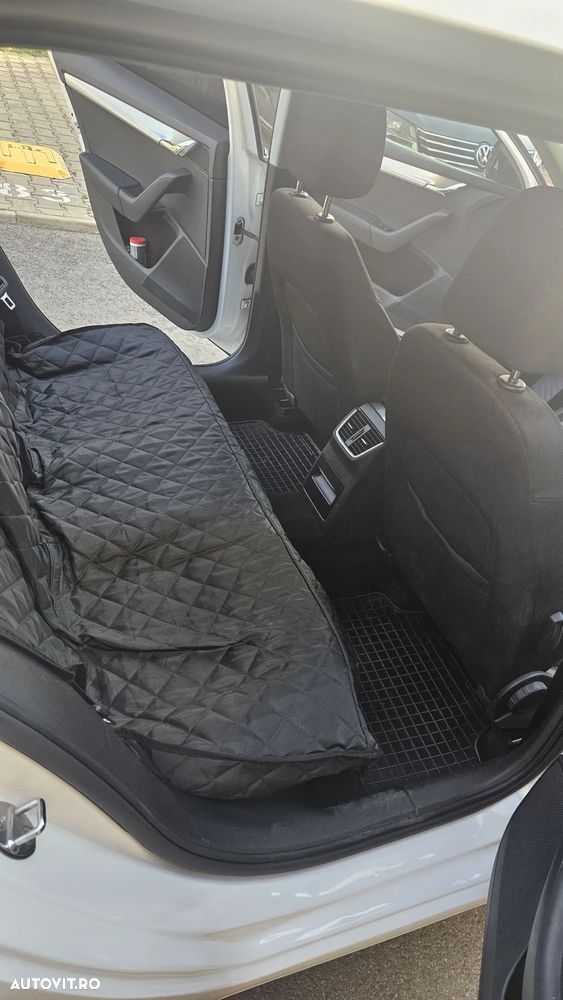 Skoda Octavia 2.0 TDI AMBITION DSG - 8