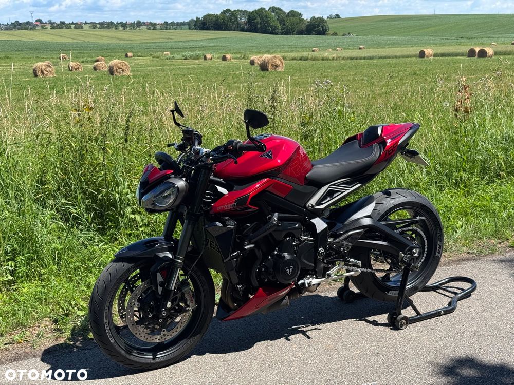 Triumph Street Triple - 14