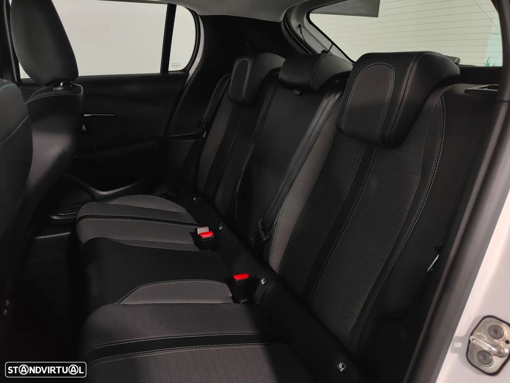 Peugeot 208 1.2 PureTech Allure EAT8 - 31