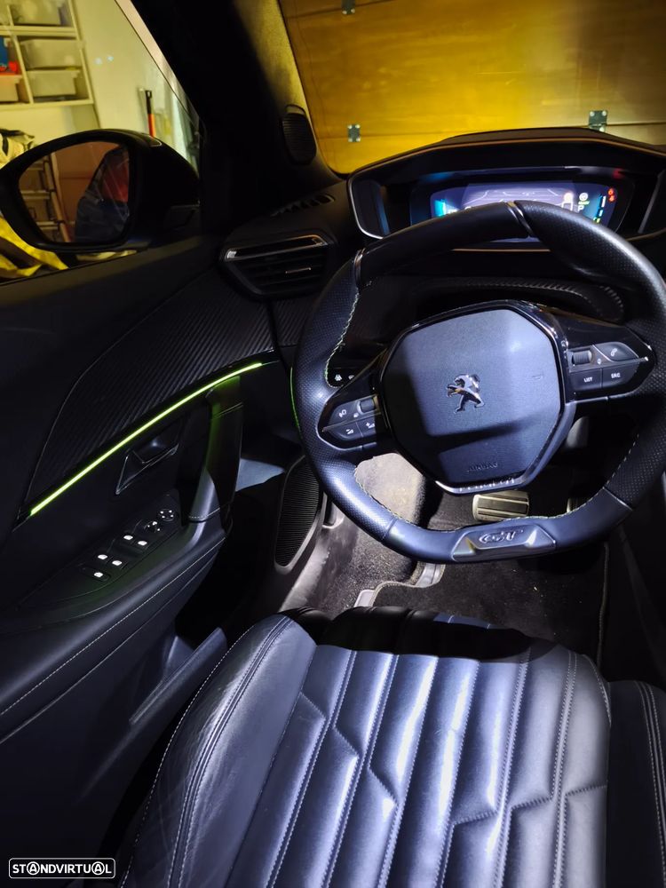 Peugeot e-2008 GT - 29