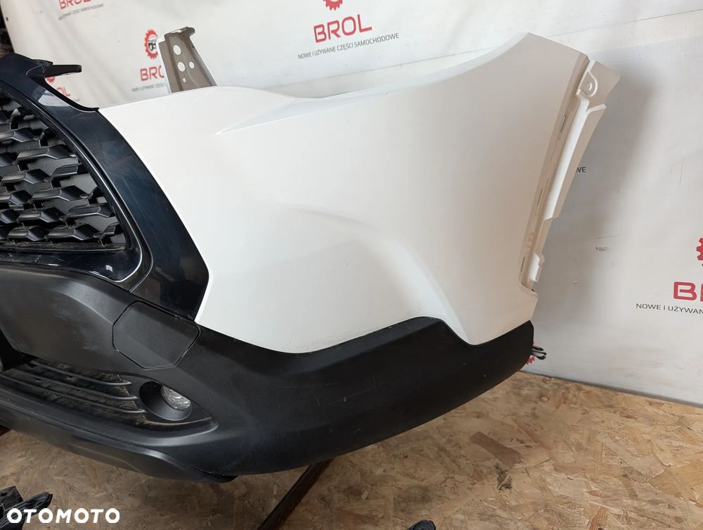 ZDERZAK PAS PRZEDNI LAMPY KOMPLET TOYOTA COROLLA CROSS 22-  2.0 VVTI - 4