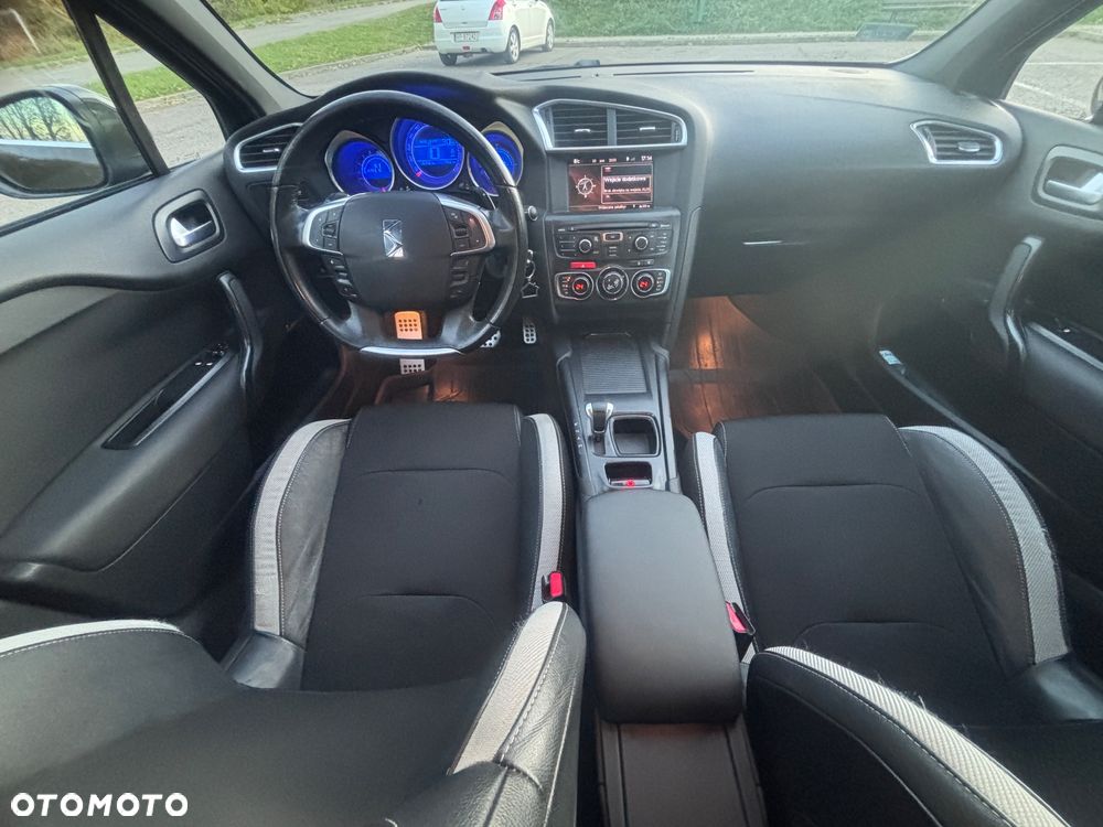 Citroën DS4 e-HDi 110 EGS6 SoChic - 35