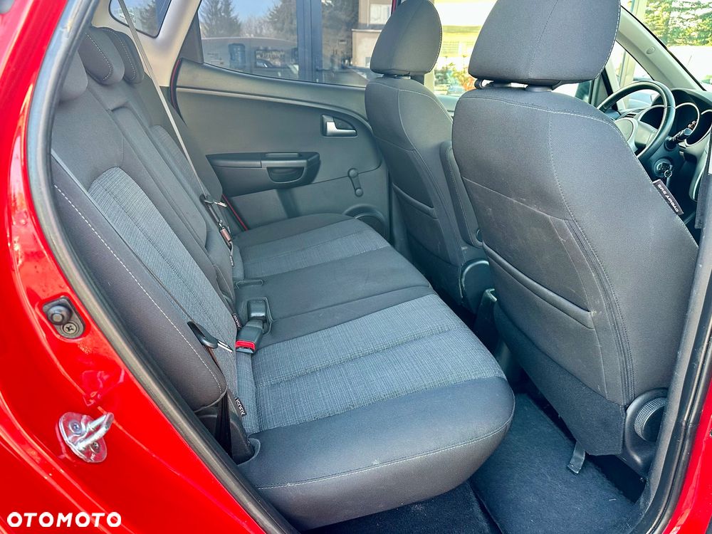 Kia Venga 1.4 CVVT Business Line - 23