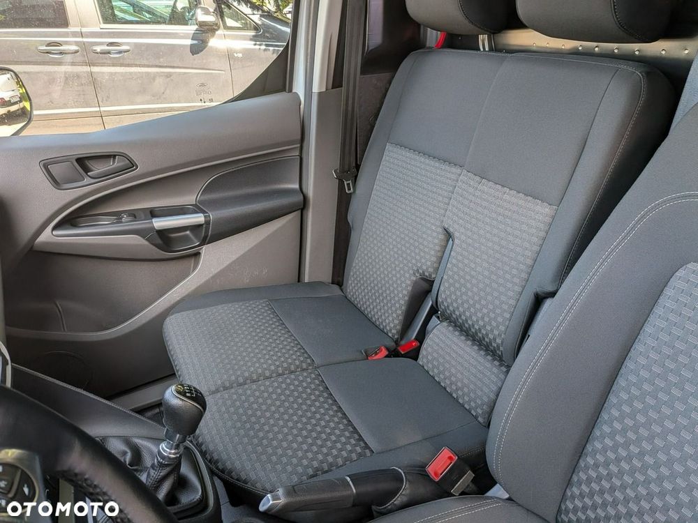 Ford Transit Connect - 17