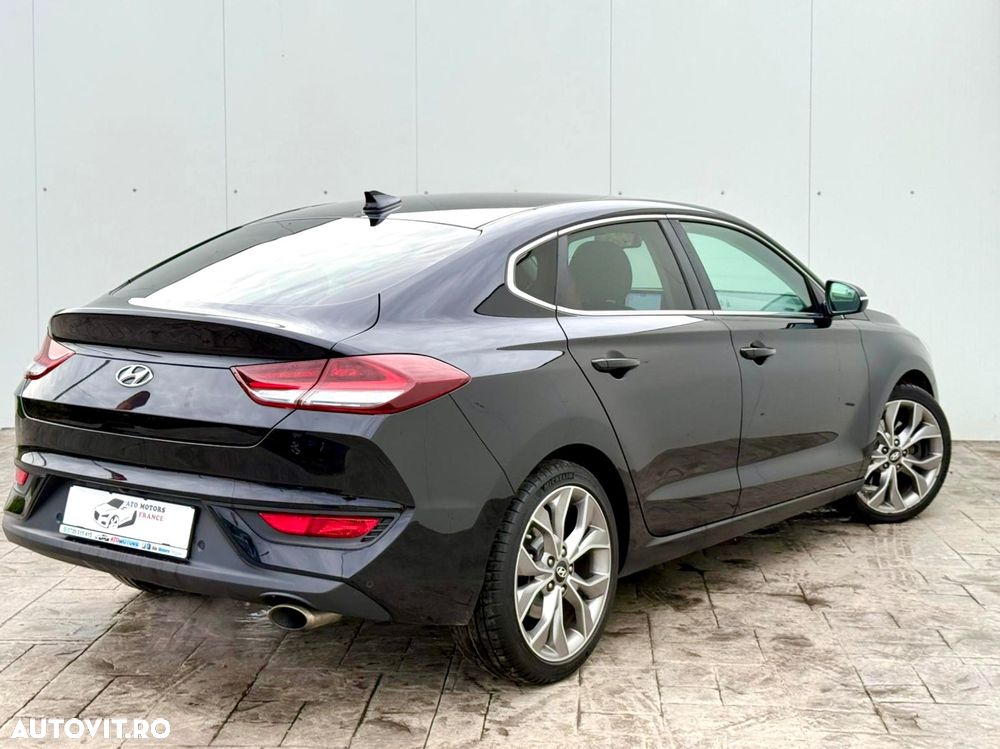 Hyundai i30 1.4 T-GDI Fastback Premium - 13
