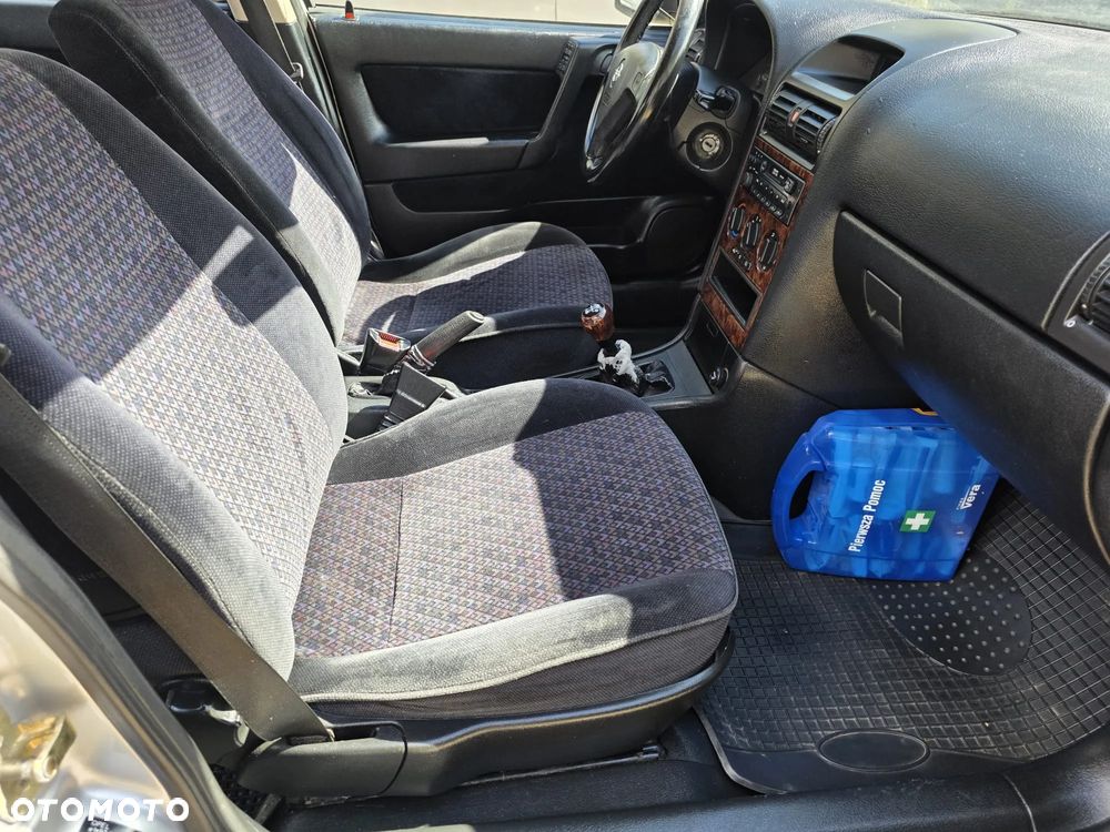 Opel Astra 1.6 GLS - 17