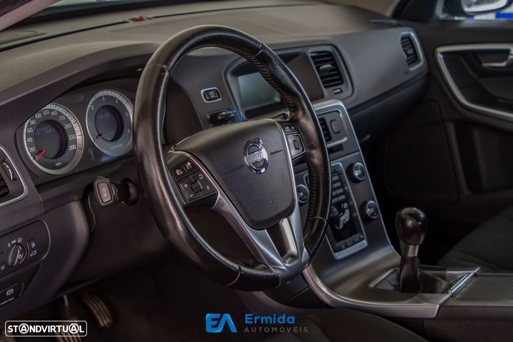 Volvo V60 2.0 D3 Momentum - 20